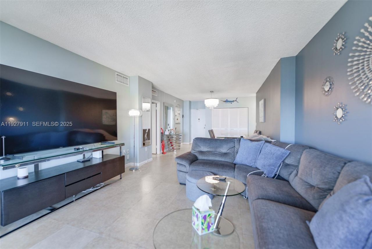 1950 S Ocean Dr, Unit 20D, Hallandale Beach, FL 33009 Photo