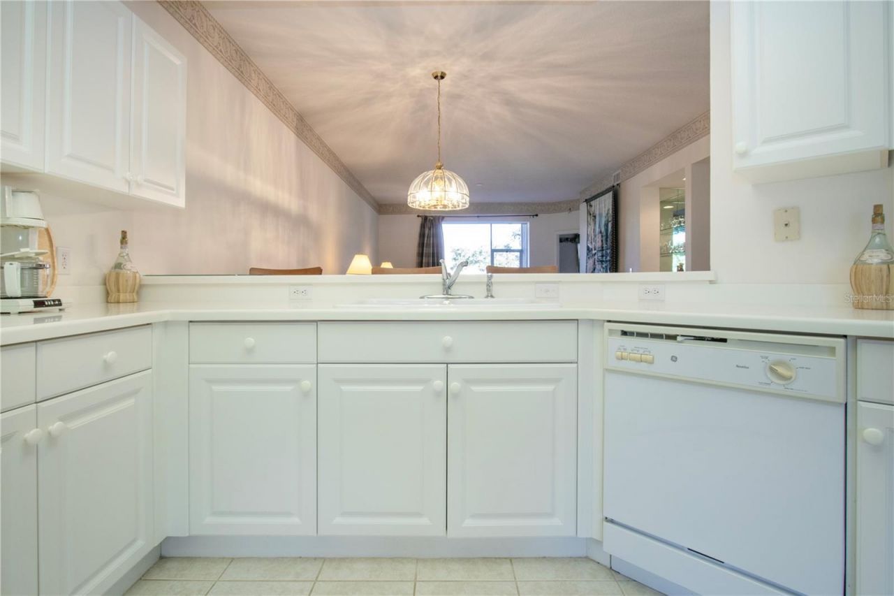 5300 Hyland Hills Avenue, Unit U2016, Sarasota, FL 34241 Photo