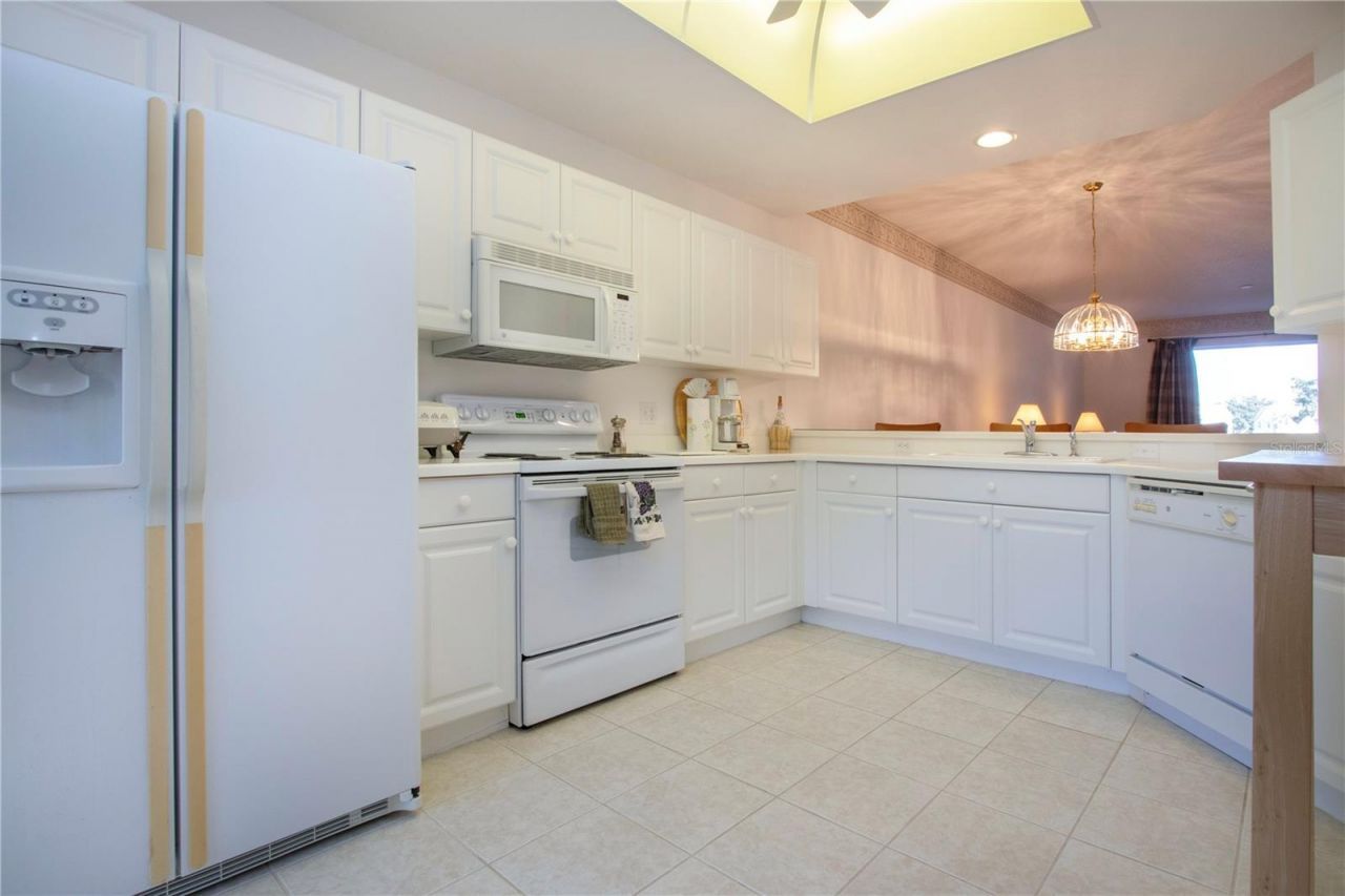 5300 Hyland Hills Avenue, Unit U2016, Sarasota, FL 34241 Photo