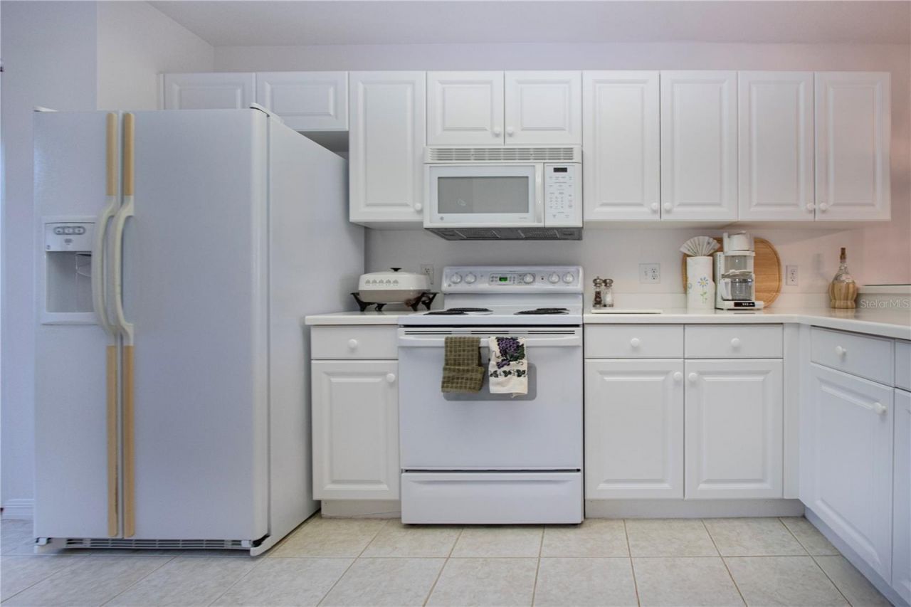 5300 Hyland Hills Avenue, Unit U2016, Sarasota, FL 34241 Photo