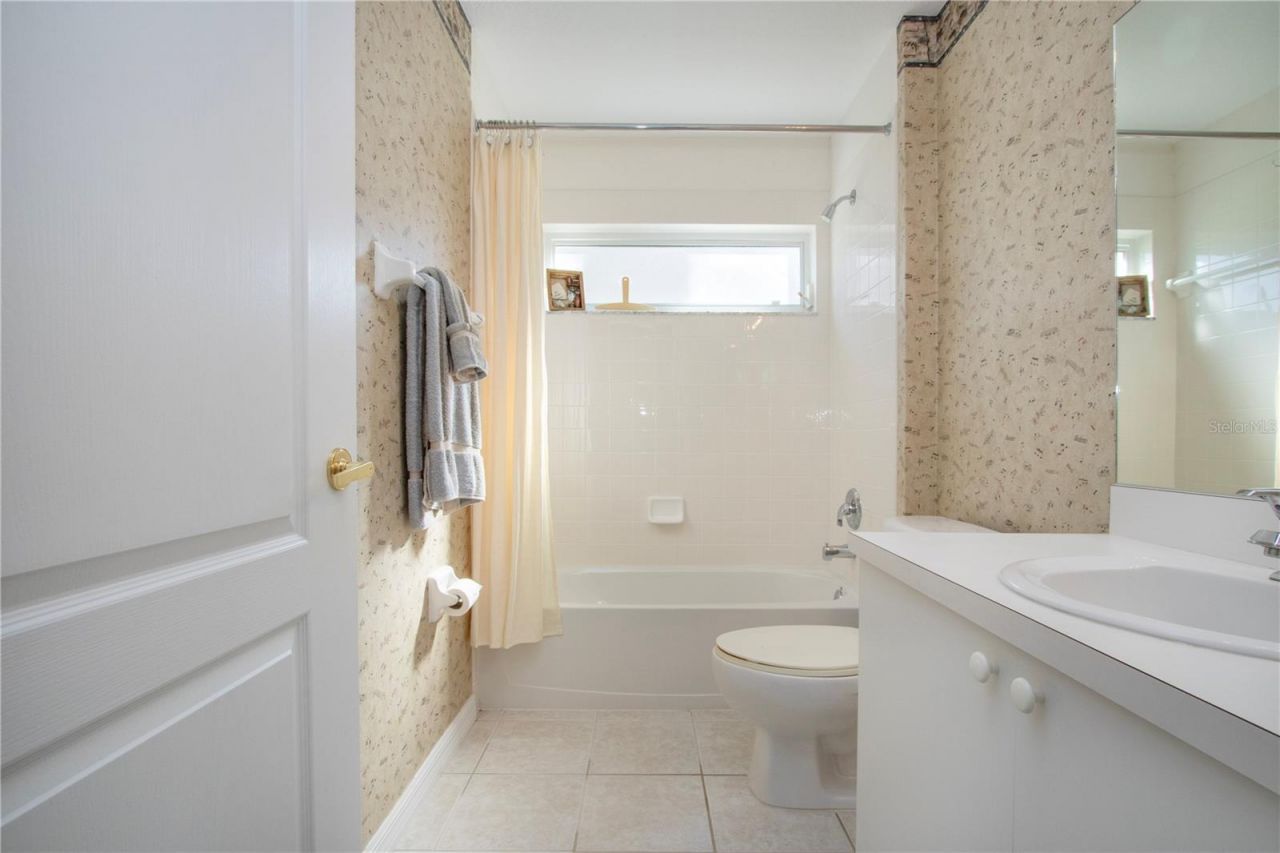 5300 Hyland Hills Avenue, Unit U2016, Sarasota, FL 34241 Photo