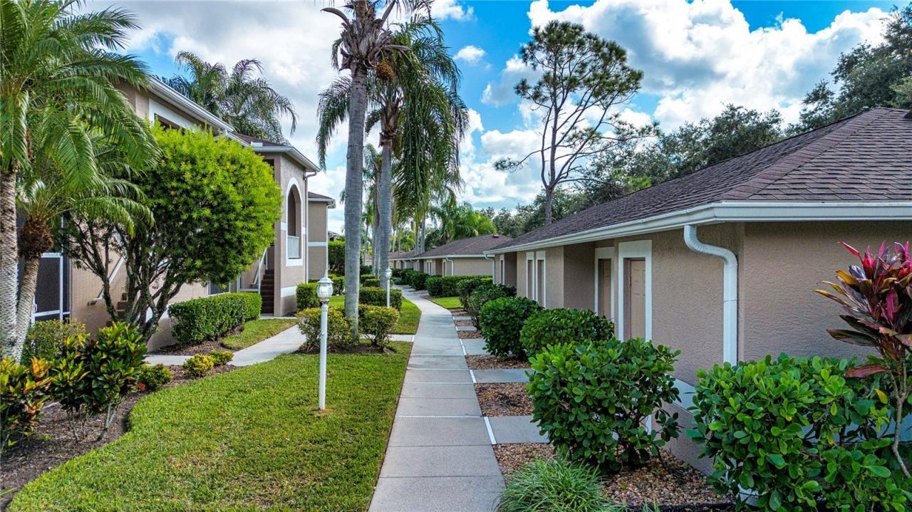 5300 Hyland Hills Avenue, Unit U2016, Sarasota, FL 34241 Photo