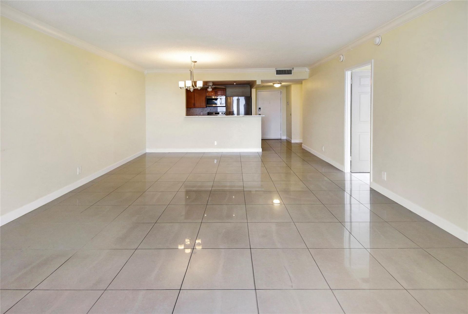 2500 Parkview Drive, Unit 1710, Hallandale Beach, FL 33009 Photo