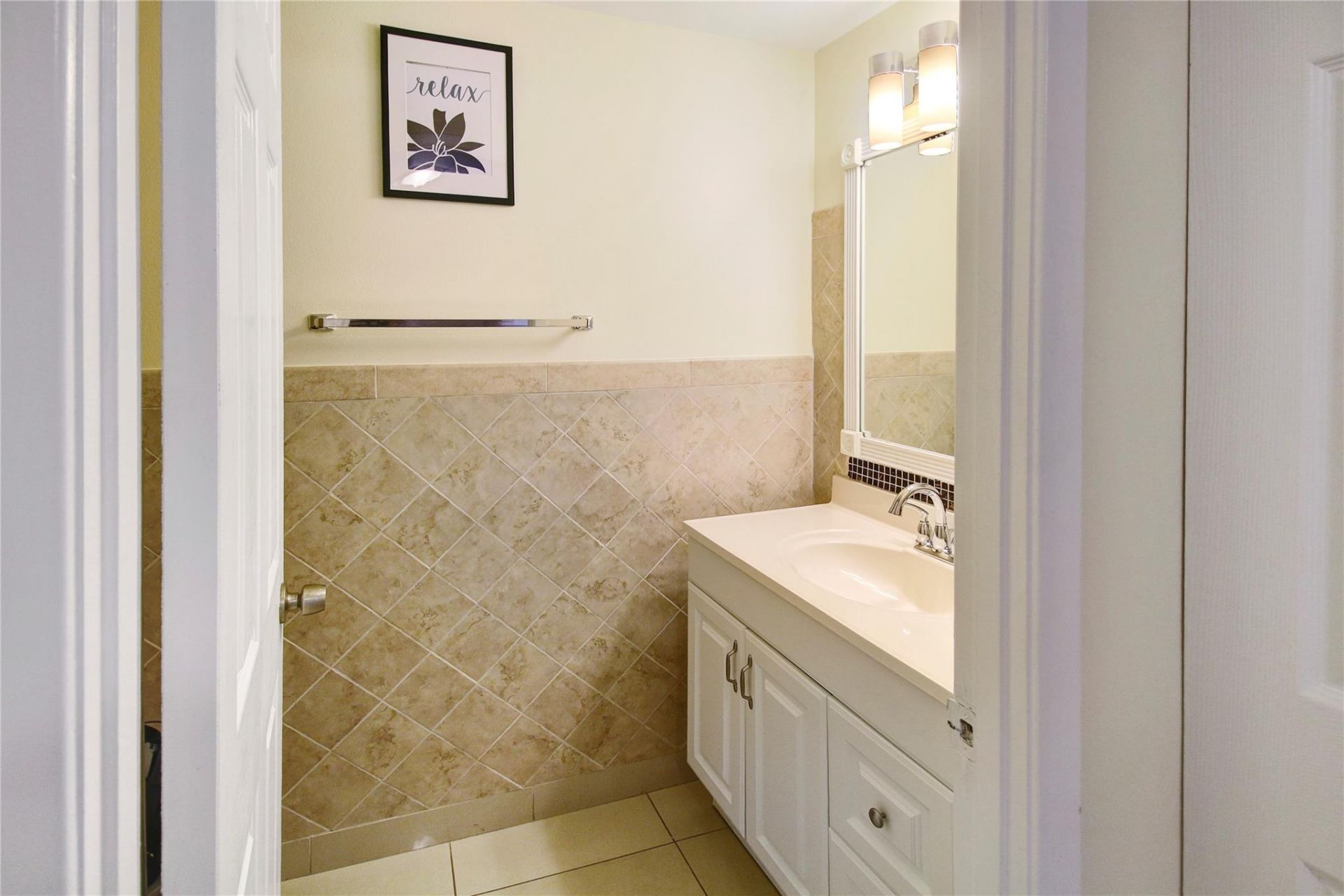 2500 Parkview Drive, Unit 1710, Hallandale Beach, FL 33009 Photo