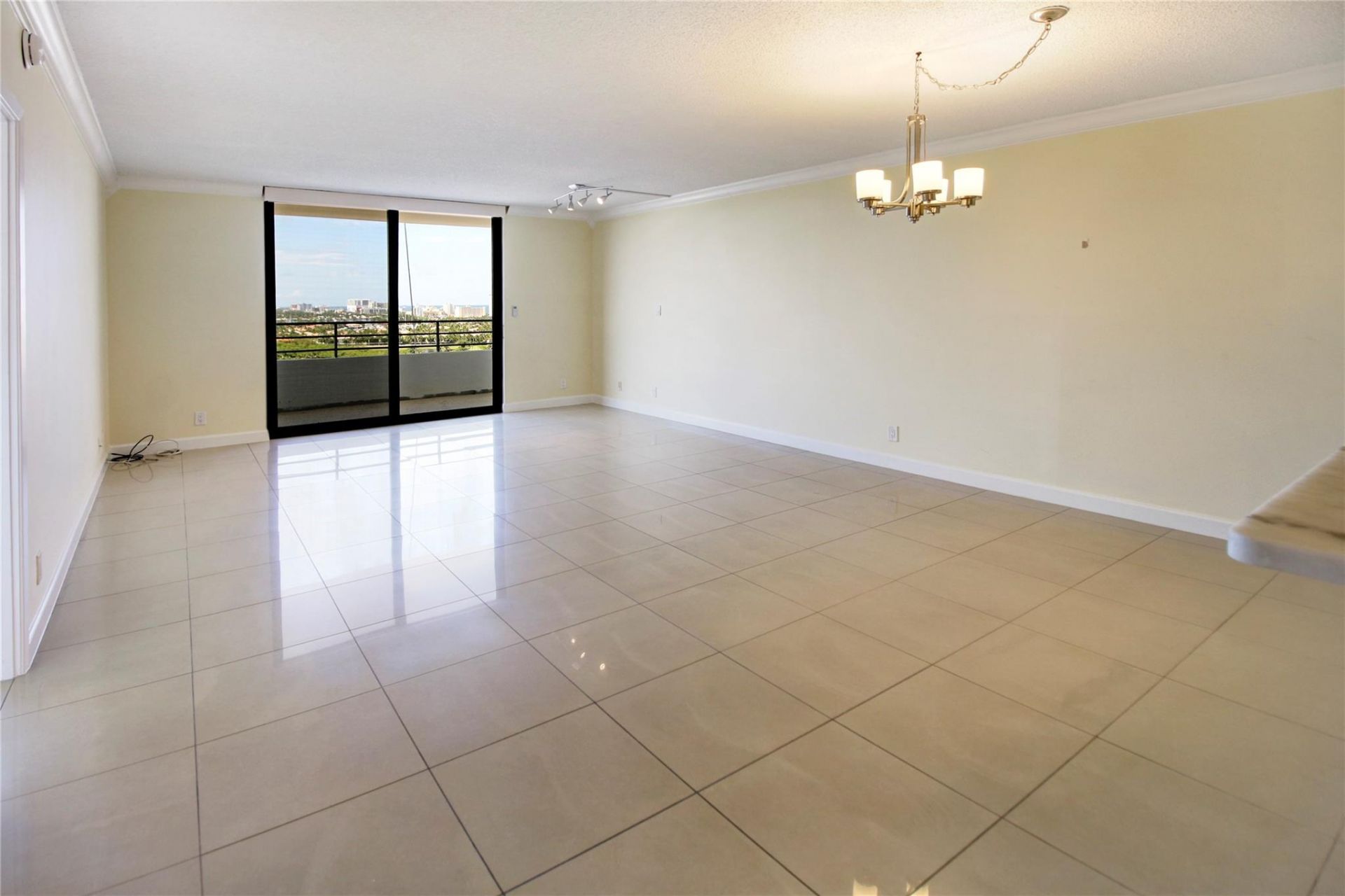 2500 Parkview Drive, Unit 1710, Hallandale Beach, FL 33009 Photo