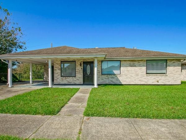 2328 CONGRESSMAN HEBERT Drive, Chalmette, LA 70043