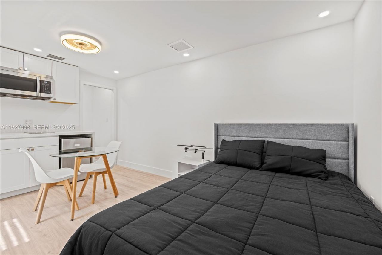 5855 SW 62nd St, Unit 1, Miami, FL 33143 Photo