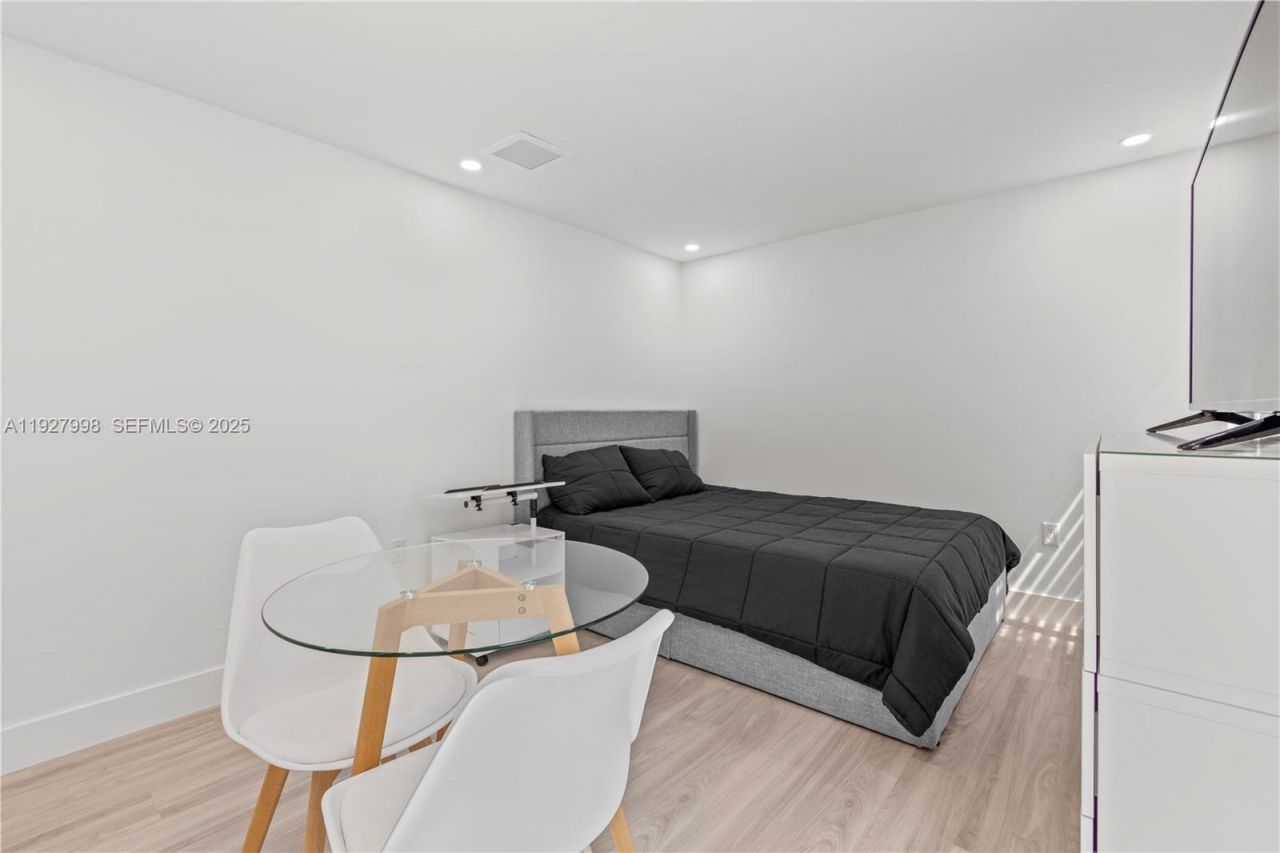 5855 SW 62nd St, Unit 1, Miami, FL 33143 Photo