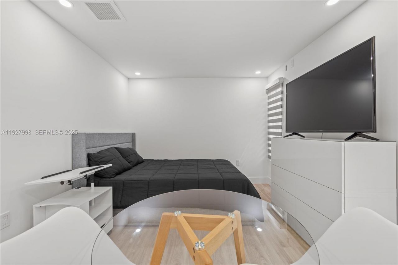 5855 SW 62nd St, Unit 1, Miami, FL 33143 Photo