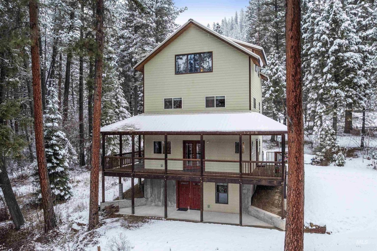 9 Crick Rd, Garden Valley, ID 83622 Main Photo