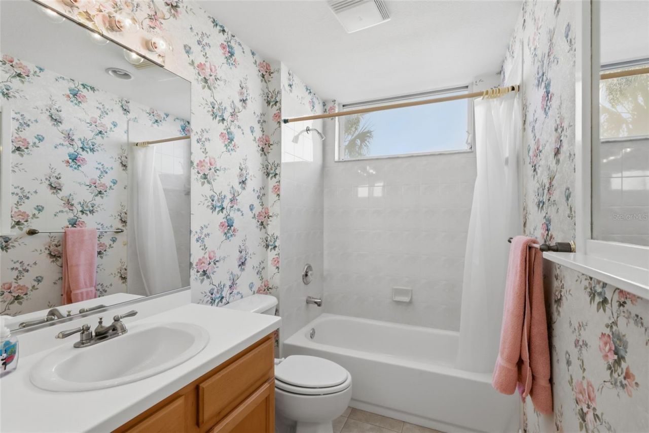 8422 Wethersfield Run, Unit 104, Lakewood Ranch, FL 34202 Photo