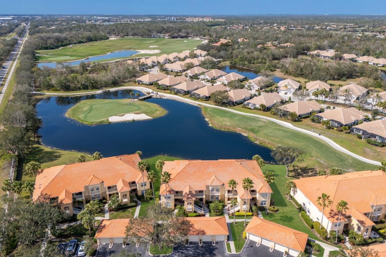 8422 Wethersfield Run, Unit 104, Lakewood Ranch, FL 34202 Photo