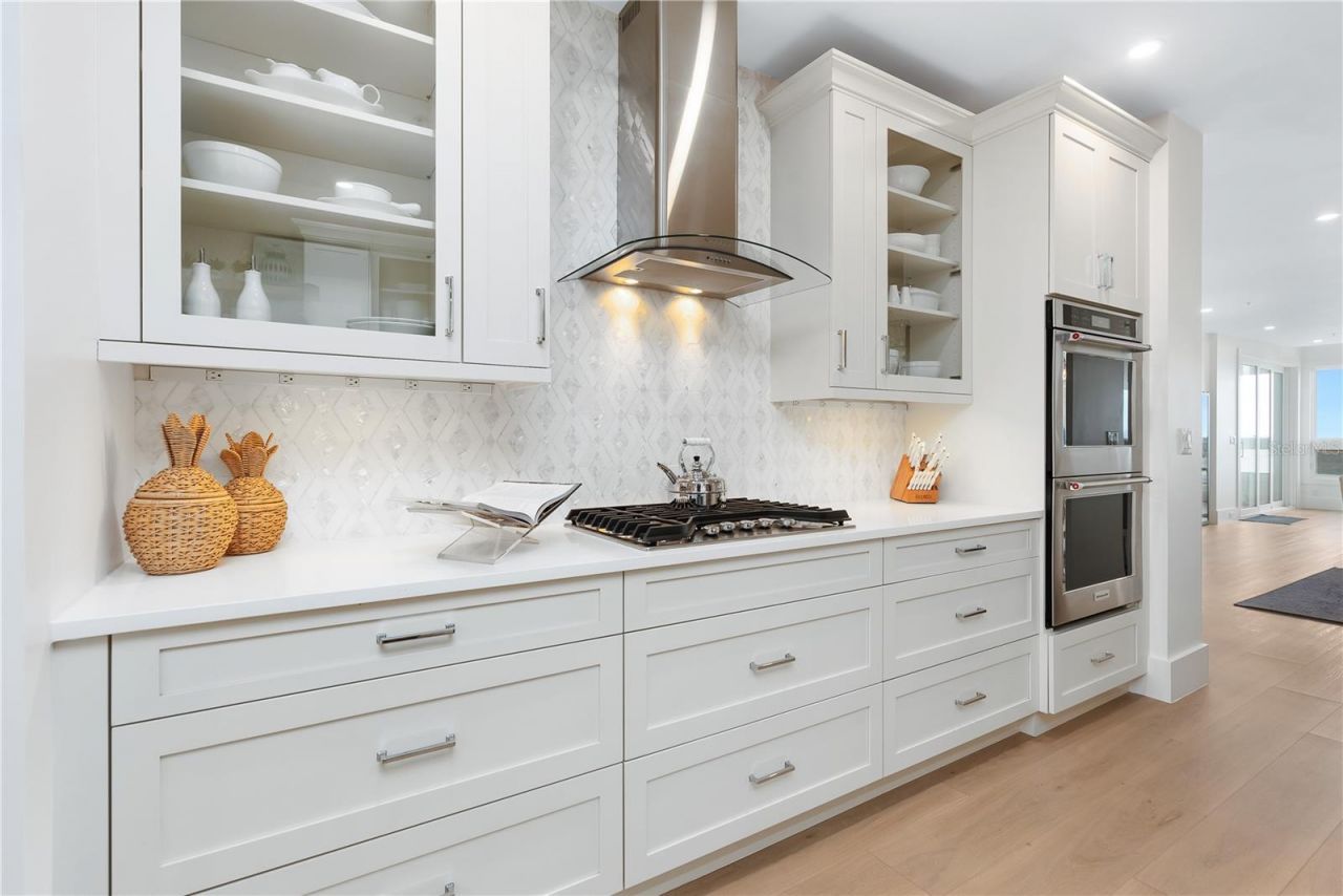 340 Gulf Of Mexico Drive, Unit 115, Longboat Key, FL 34228 Photo