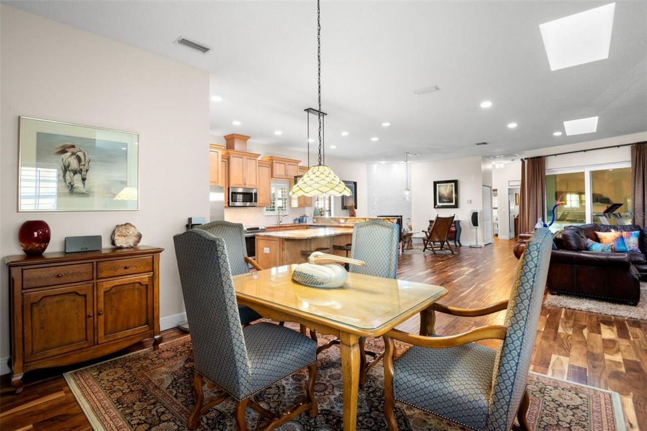 3045 Crest Drive, Clearwater, FL 33759 Photo