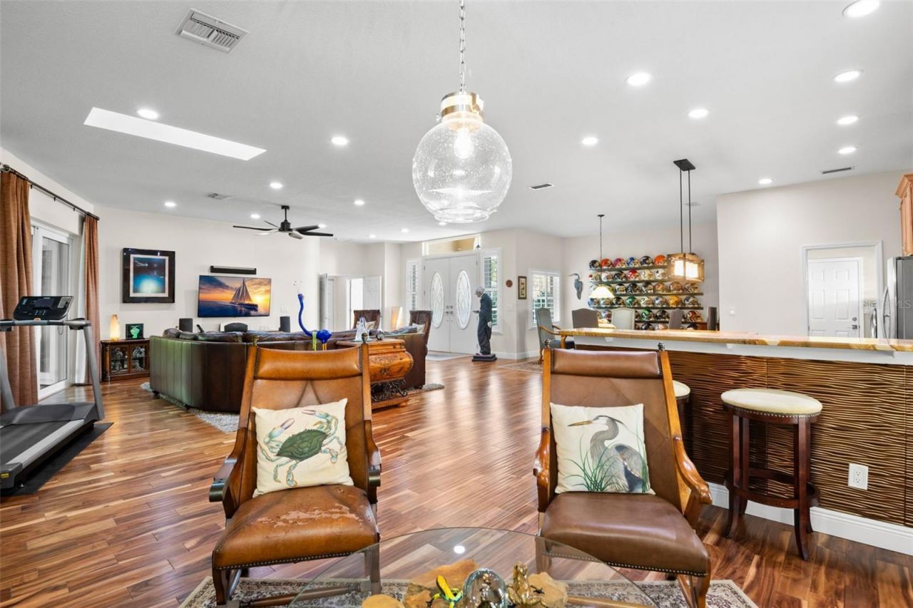 3045 Crest Drive, Clearwater, FL 33759 Photo