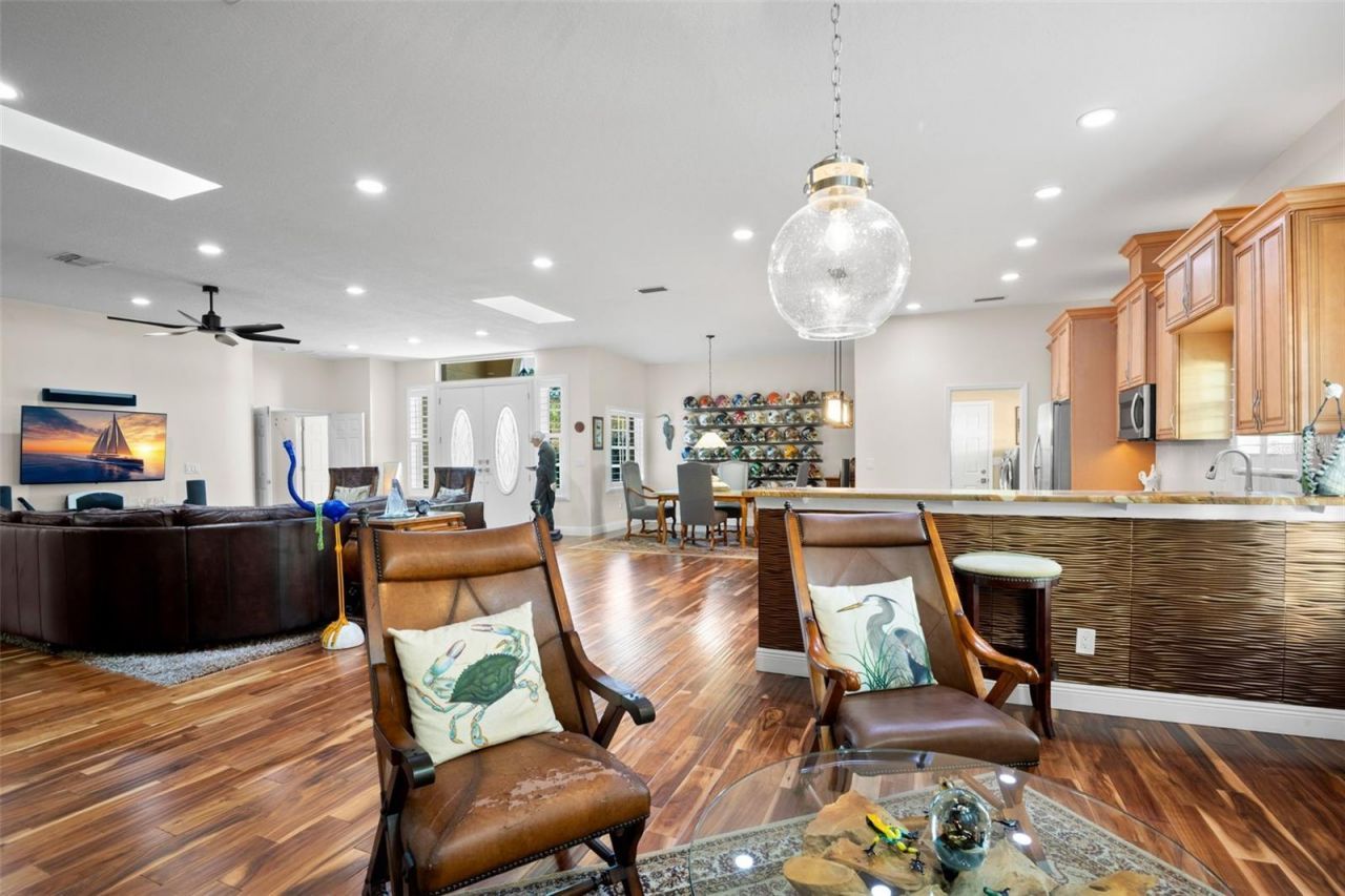 3045 Crest Drive, Clearwater, FL 33759 Photo