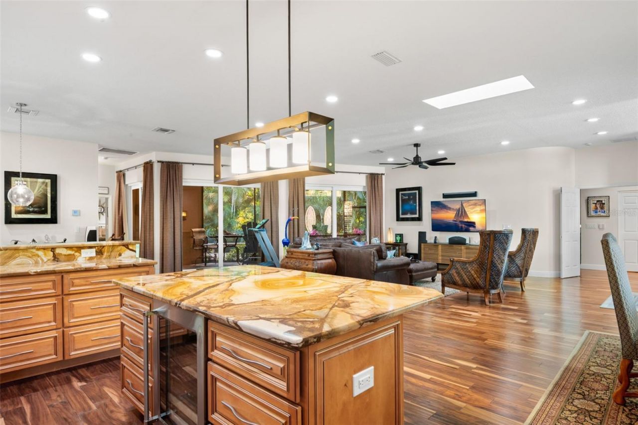 3045 Crest Drive, Clearwater, FL 33759 Photo