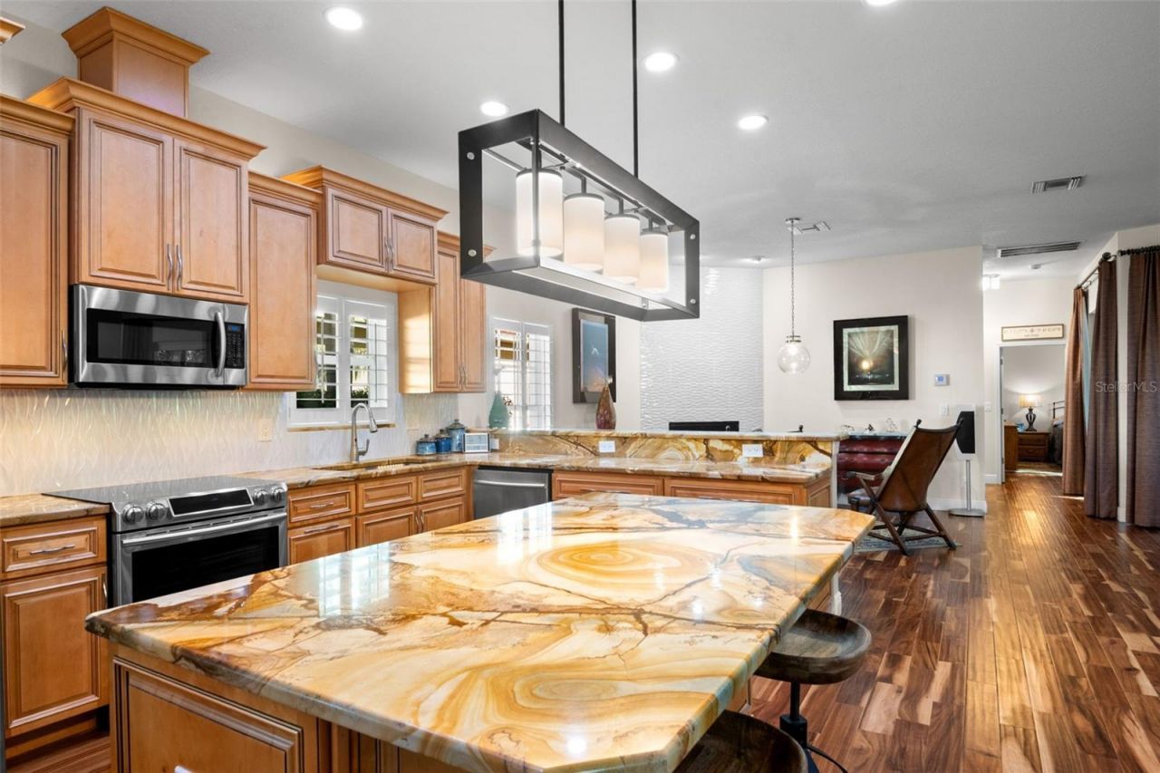 3045 Crest Drive, Clearwater, FL 33759 Photo