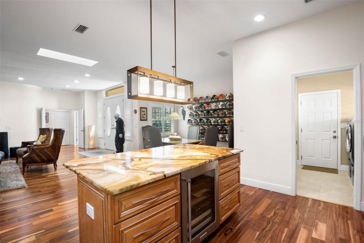 3045 Crest Drive, Clearwater, FL 33759 Photo