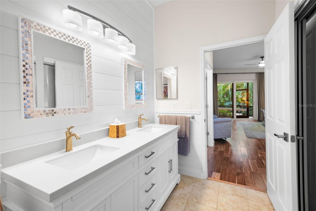 3045 Crest Drive, Clearwater, FL 33759 Photo