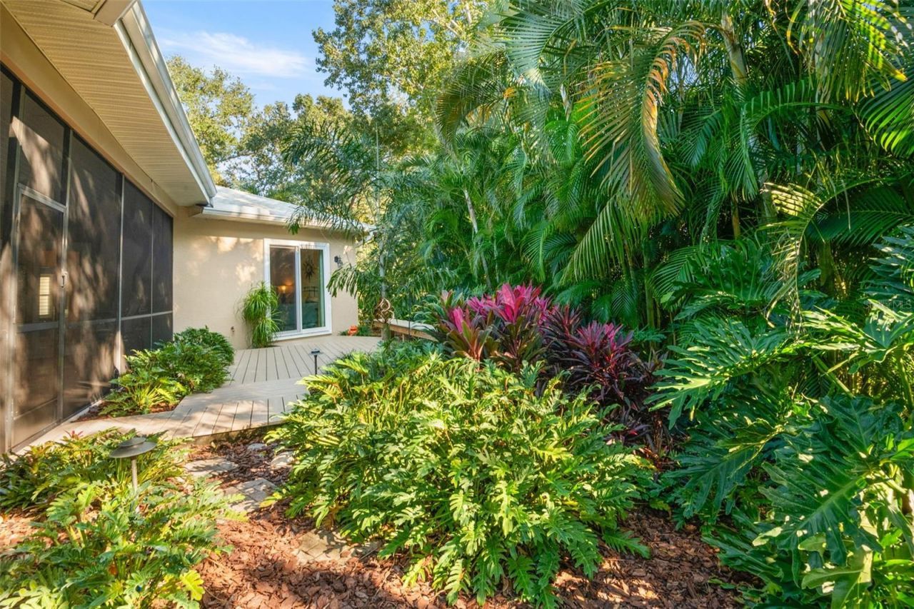 3045 Crest Drive, Clearwater, FL 33759 Photo