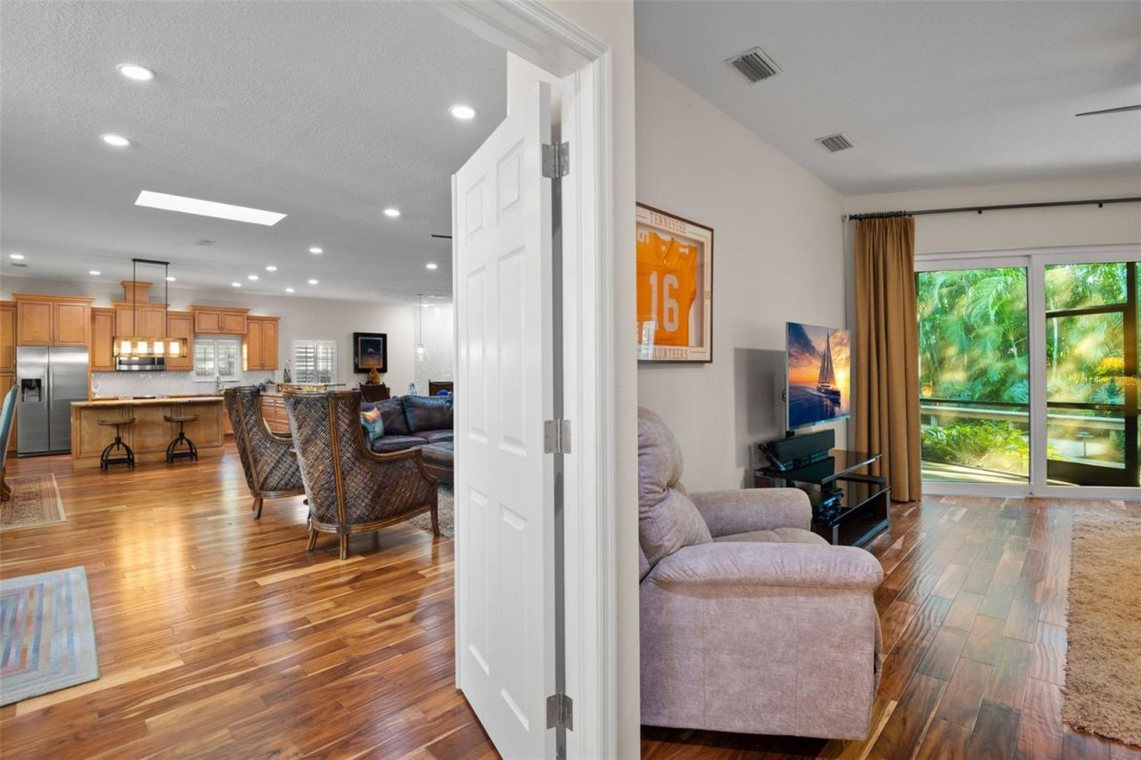 3045 Crest Drive, Clearwater, FL 33759 Photo