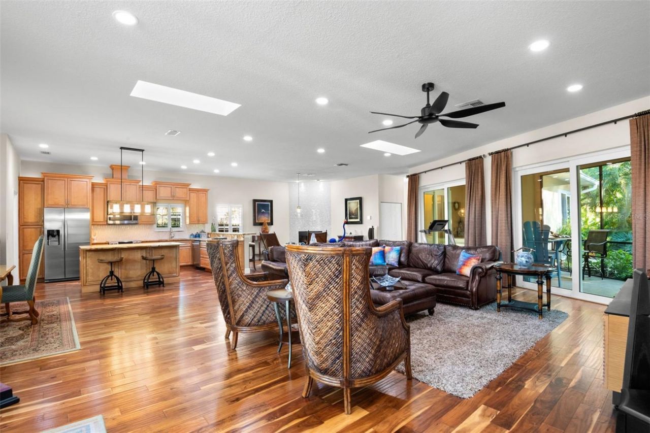 3045 Crest Drive, Clearwater, FL 33759 Photo