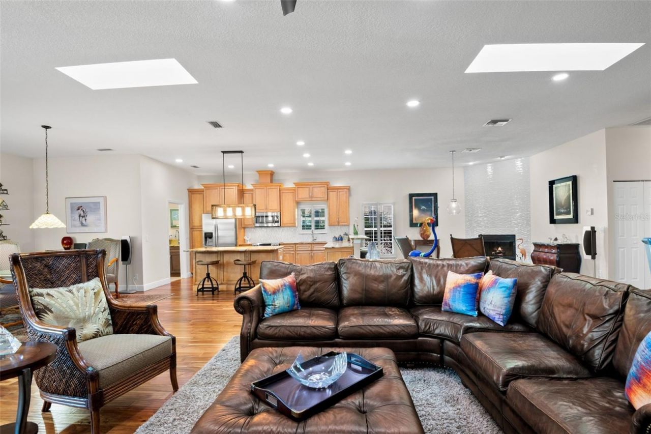 3045 Crest Drive, Clearwater, FL 33759 Photo