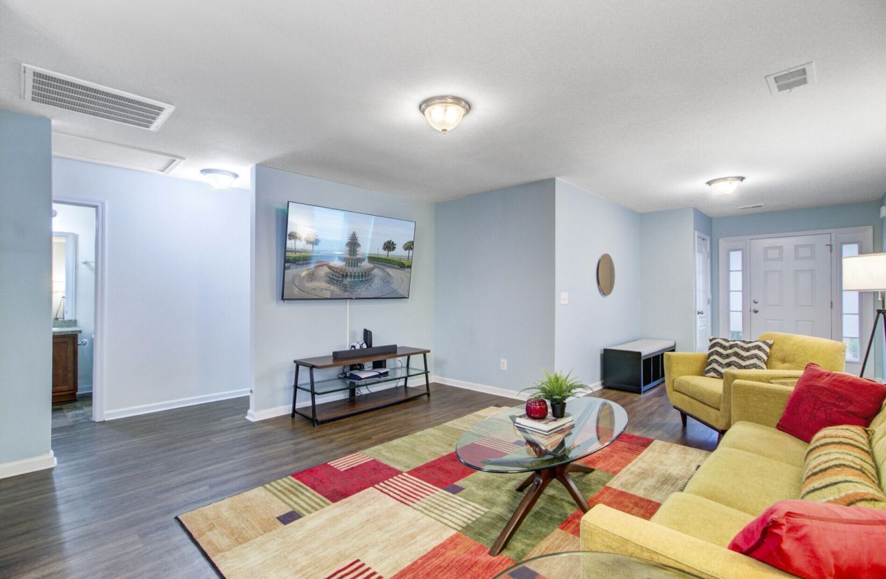 107 Brittondale Road Photo 6