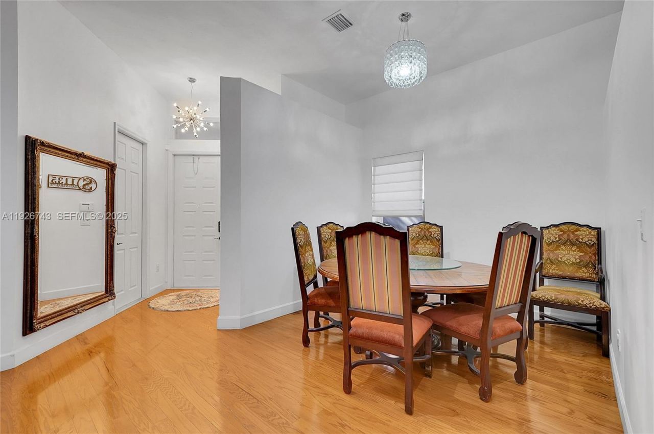 1135 Satinleaf St, Hollywood, FL 33019 Photo