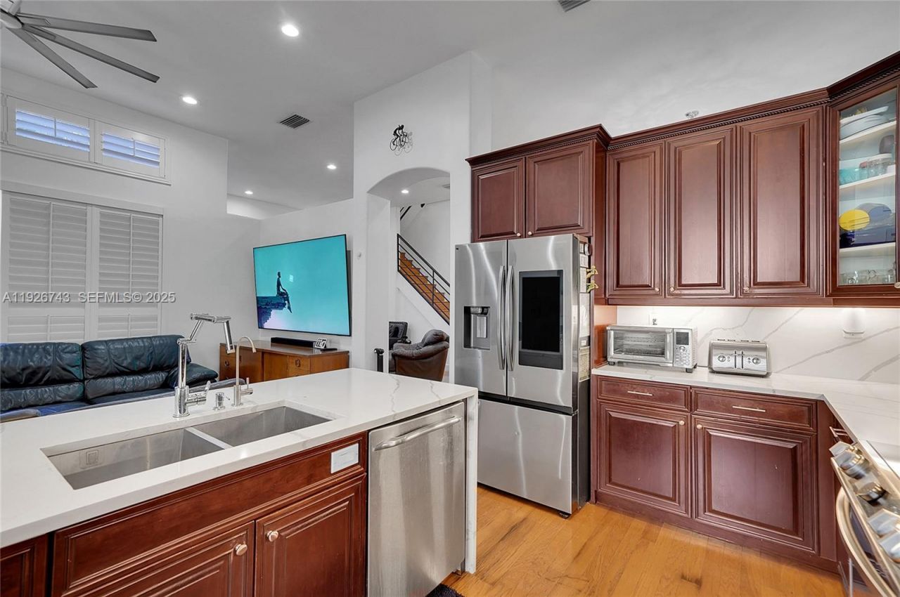 1135 Satinleaf St, Hollywood, FL 33019 Photo