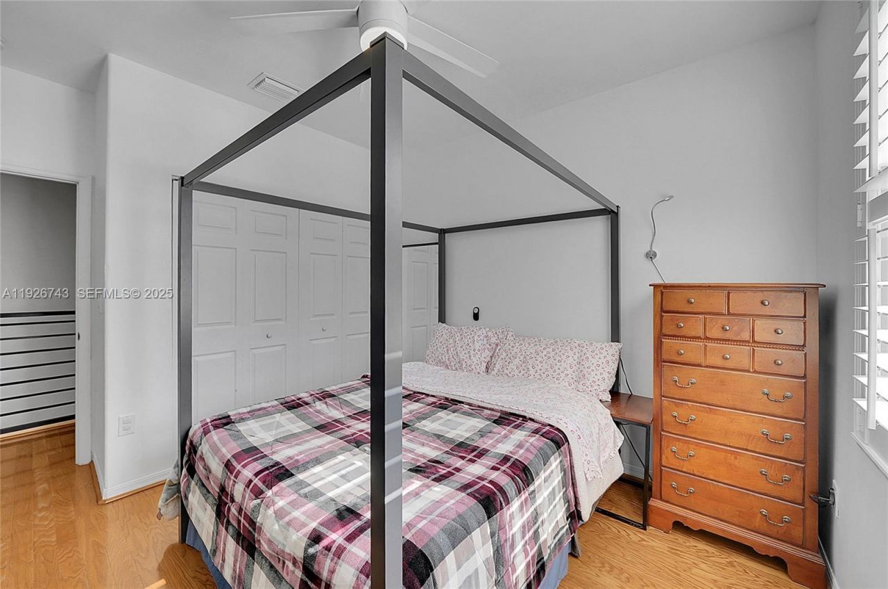 1135 Satinleaf St, Hollywood, FL 33019 Photo