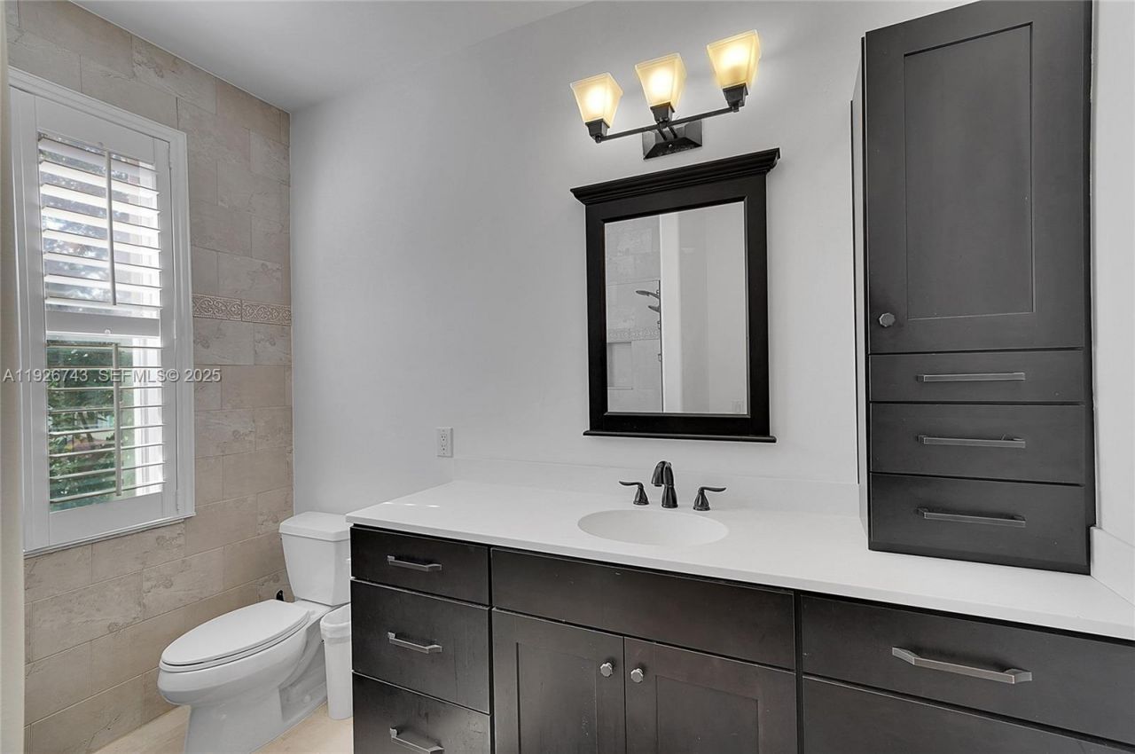 1135 Satinleaf St, Hollywood, FL 33019 Photo