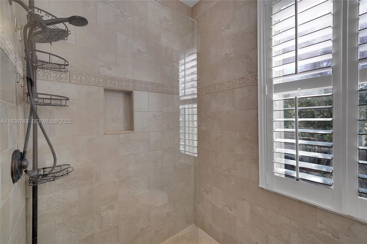 1135 Satinleaf St, Hollywood, FL 33019 Photo