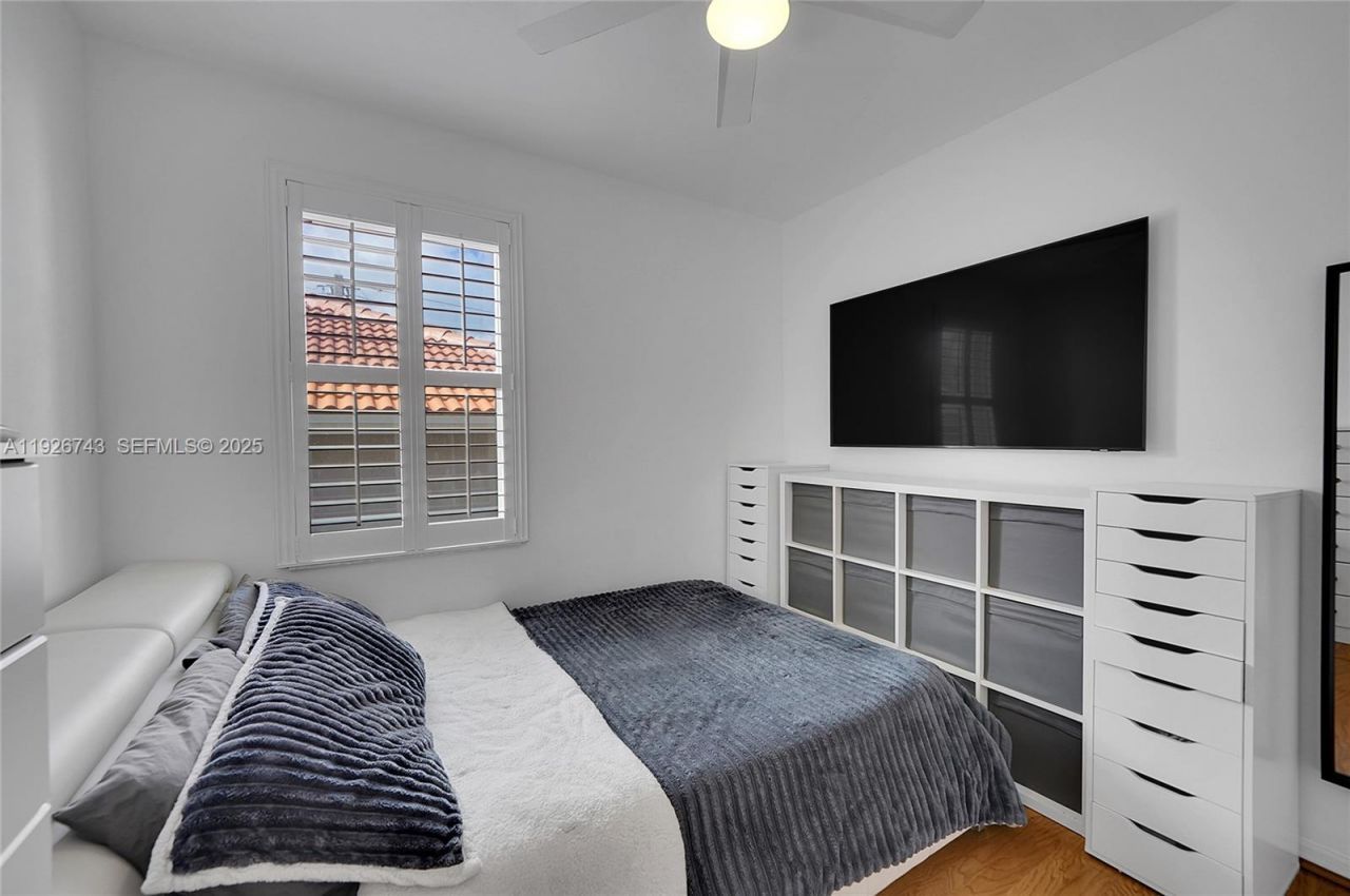 1135 Satinleaf St, Hollywood, FL 33019 Photo