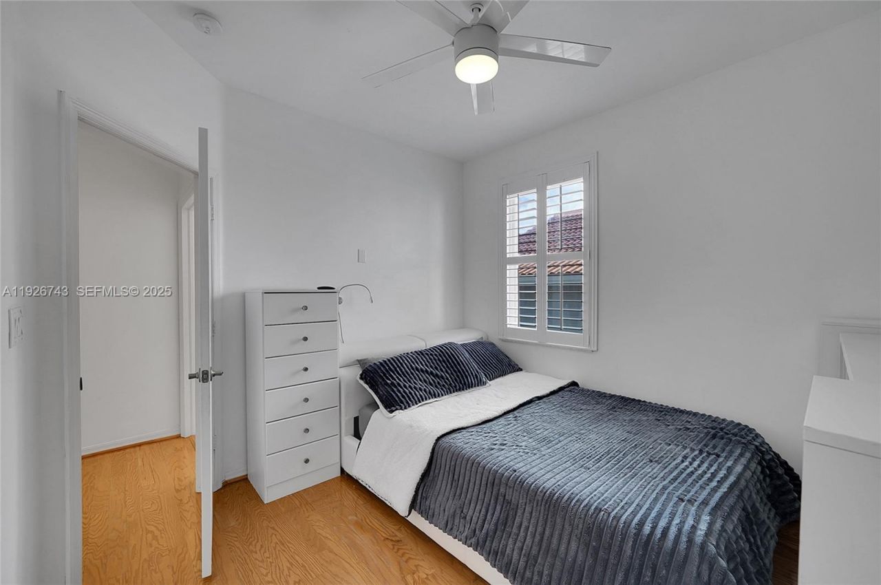 1135 Satinleaf St, Hollywood, FL 33019 Photo