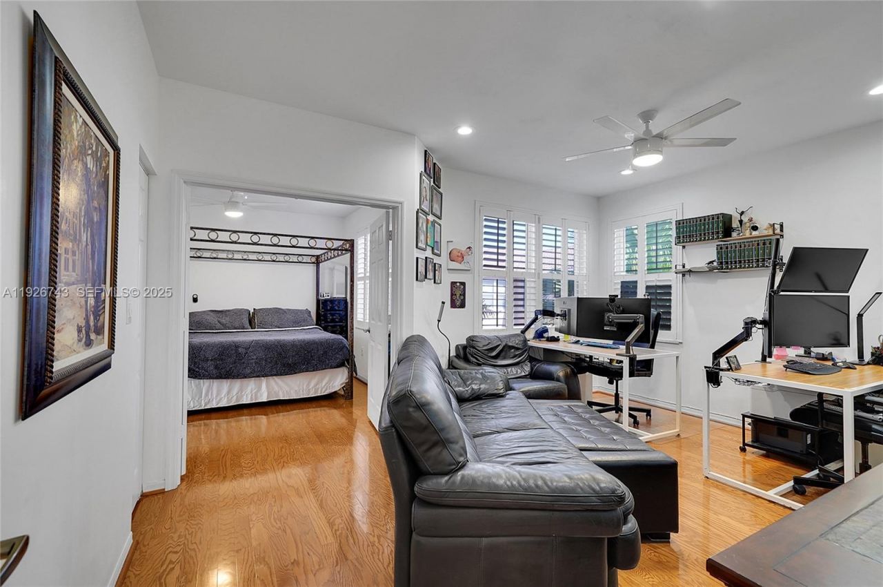 1135 Satinleaf St, Hollywood, FL 33019 Photo