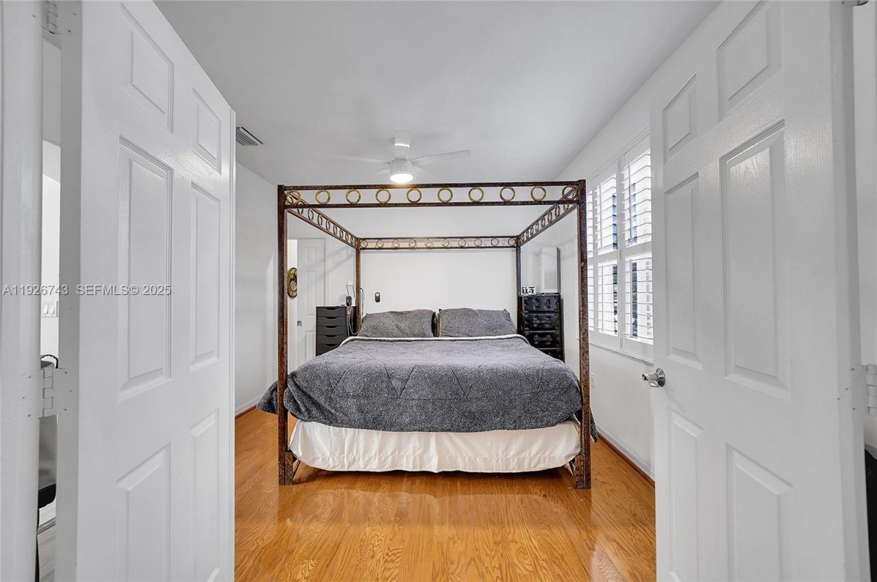 1135 Satinleaf St, Hollywood, FL 33019 Photo