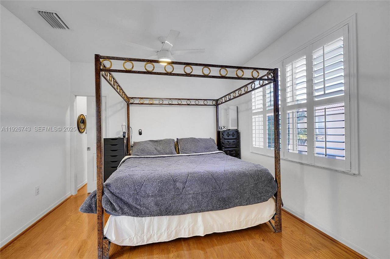 1135 Satinleaf St, Hollywood, FL 33019 Photo