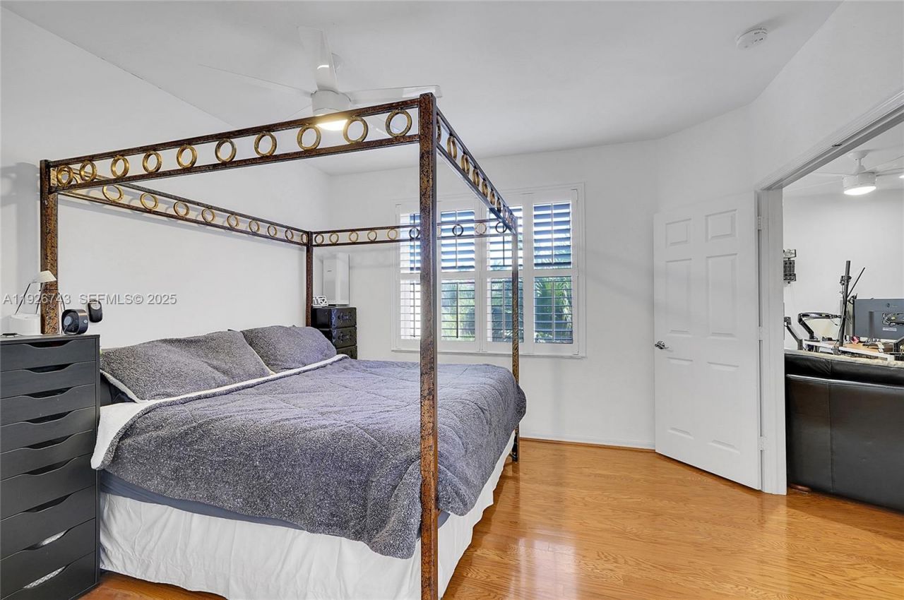 1135 Satinleaf St, Hollywood, FL 33019 Photo