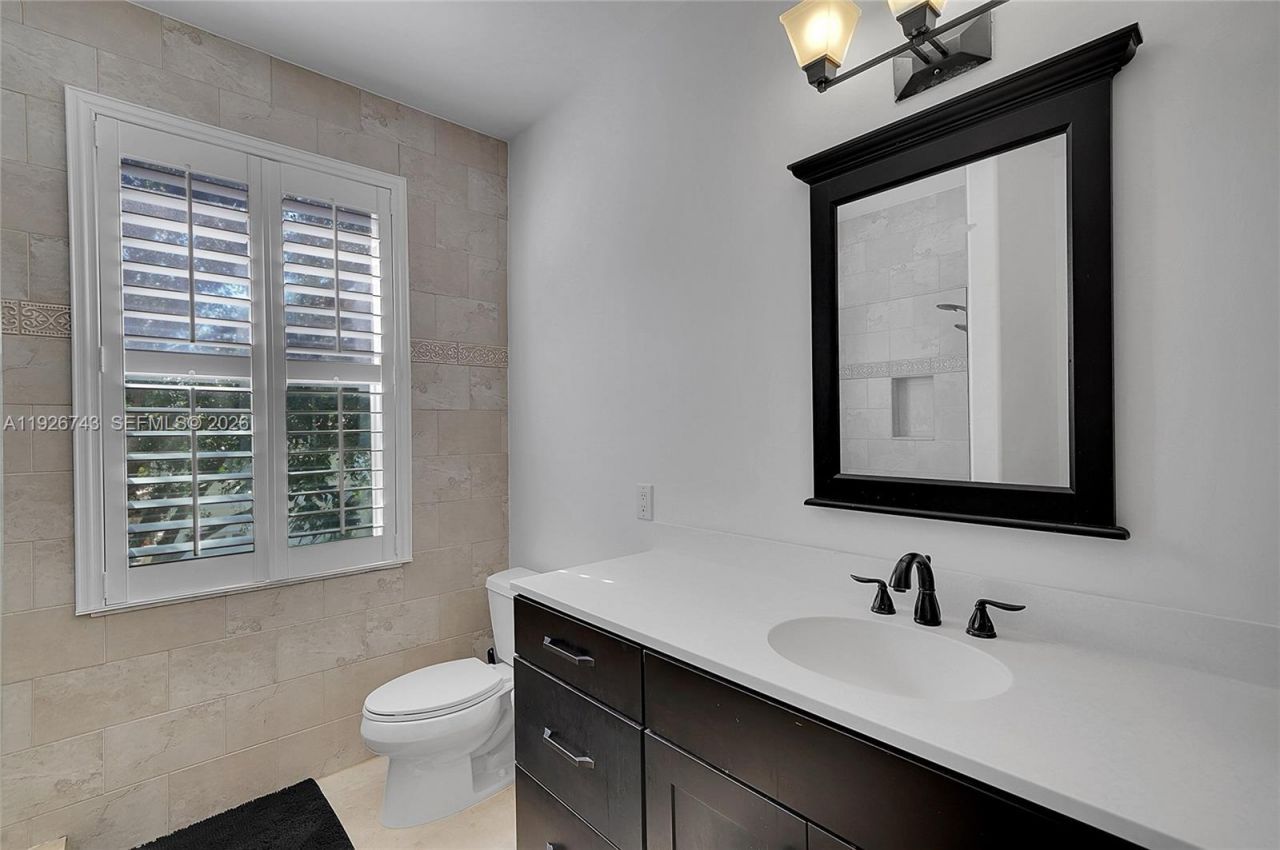 1135 Satinleaf St, Hollywood, FL 33019 Photo