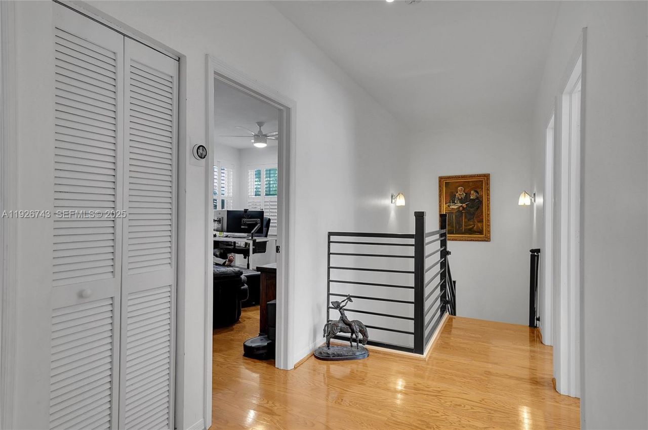 1135 Satinleaf St, Hollywood, FL 33019 Photo