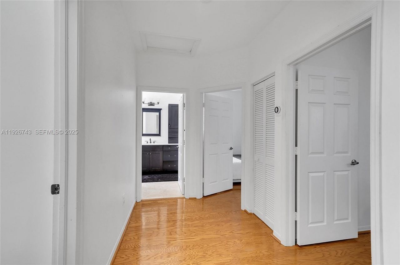 1135 Satinleaf St, Hollywood, FL 33019 Photo