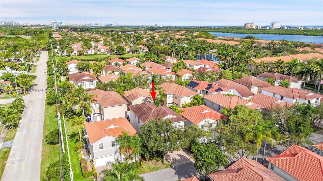 1135 Satinleaf St, Hollywood, FL 33019 Photo