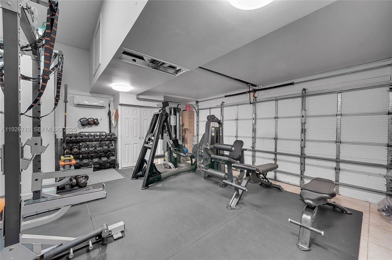 1135 Satinleaf St, Hollywood, FL 33019 Photo