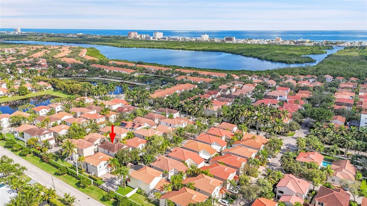 1135 Satinleaf St, Hollywood, FL 33019 Photo