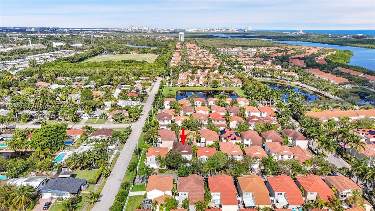 1135 Satinleaf St, Hollywood, FL 33019 Photo