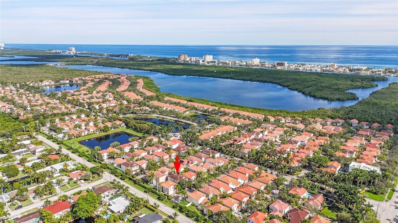 1135 Satinleaf St, Hollywood, FL 33019 Photo