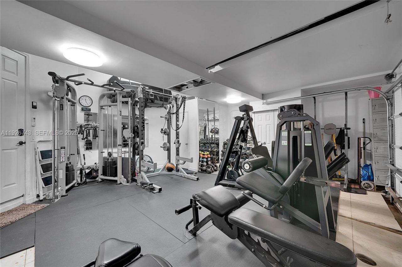 1135 Satinleaf St, Hollywood, FL 33019 Photo