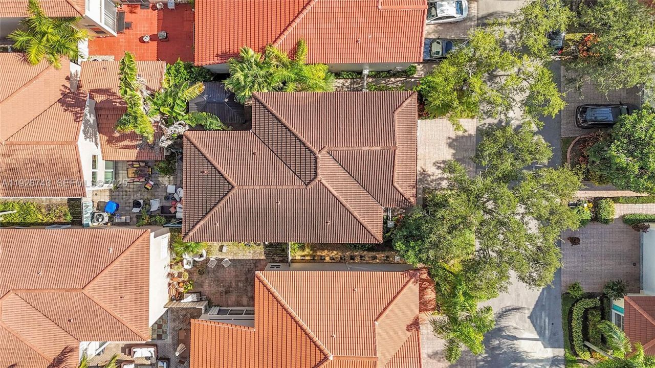 1135 Satinleaf St, Hollywood, FL 33019 Photo